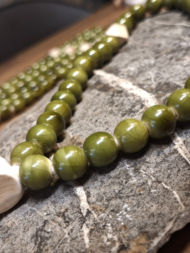 Chapelet en céramique verdâtre & bois – 33 perles – Fait main