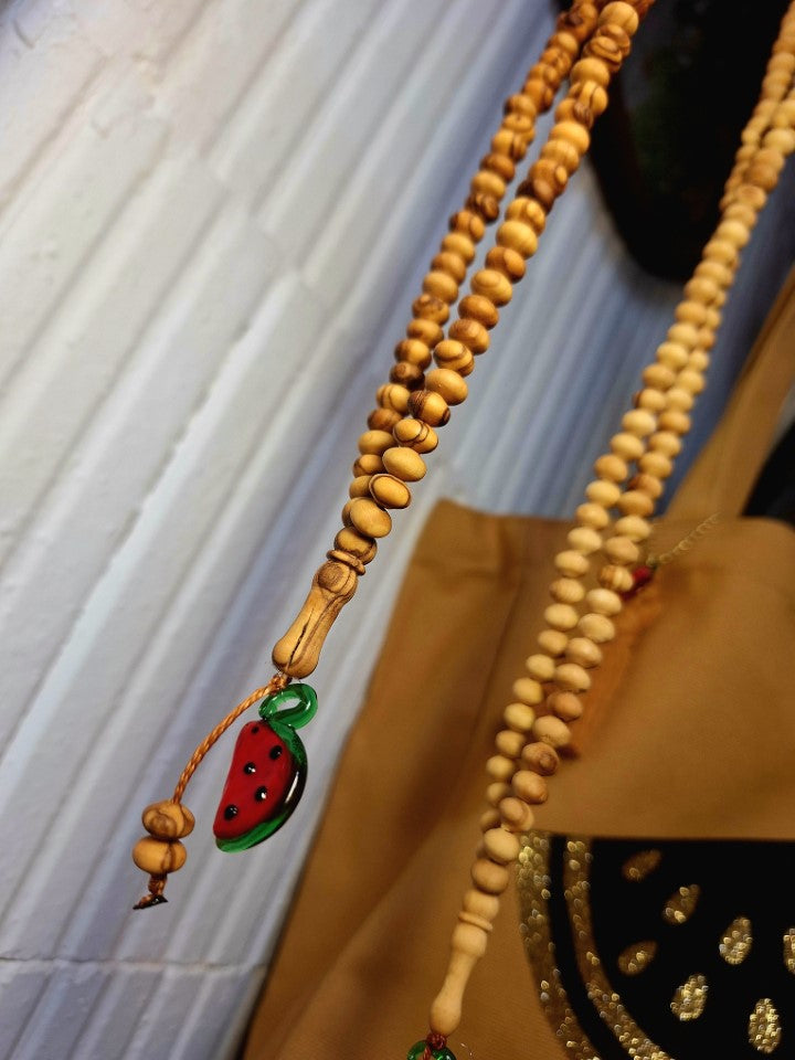 Tesbih – Chapelet – Sobha en bois d’olivier – 99 perles – Ornement verre soufflé 🍉