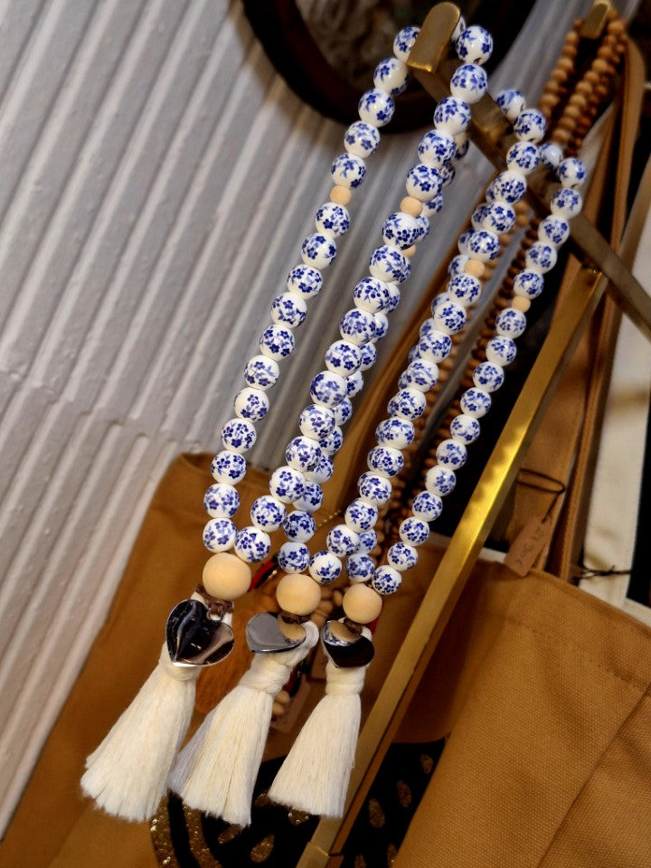 Chapelet en céramique fleurie & bois – 33 perles – Fait main