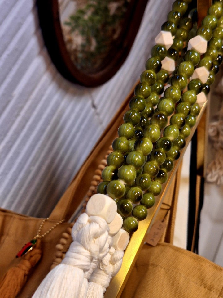 Chapelet en céramique verdâtre & bois – 33 perles – Fait main