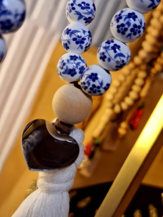 Chapelet en céramique fleurie & bois – 33 perles – Fait main