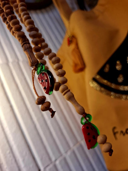 Tesbih – Chapelet – Sobha en bois d’olivier – 99 perles – Ornement verre soufflé 🍉