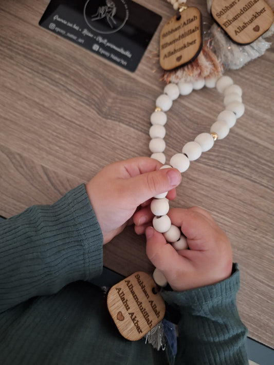 Chapelet en bois et coton avec étiquette gravé – Fait main