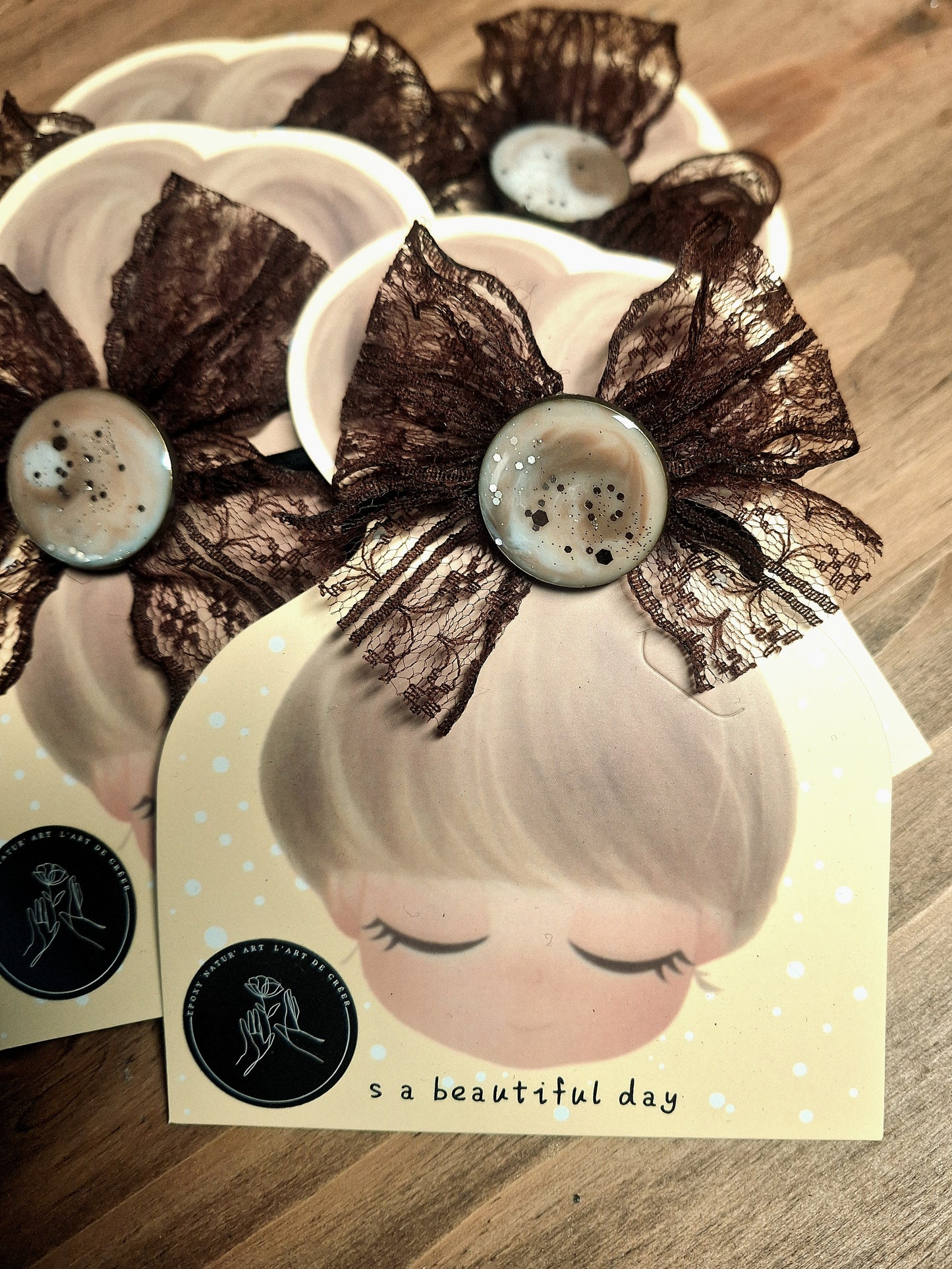 Élastique cheveux fait main vintage et moderne en dentelle et résine